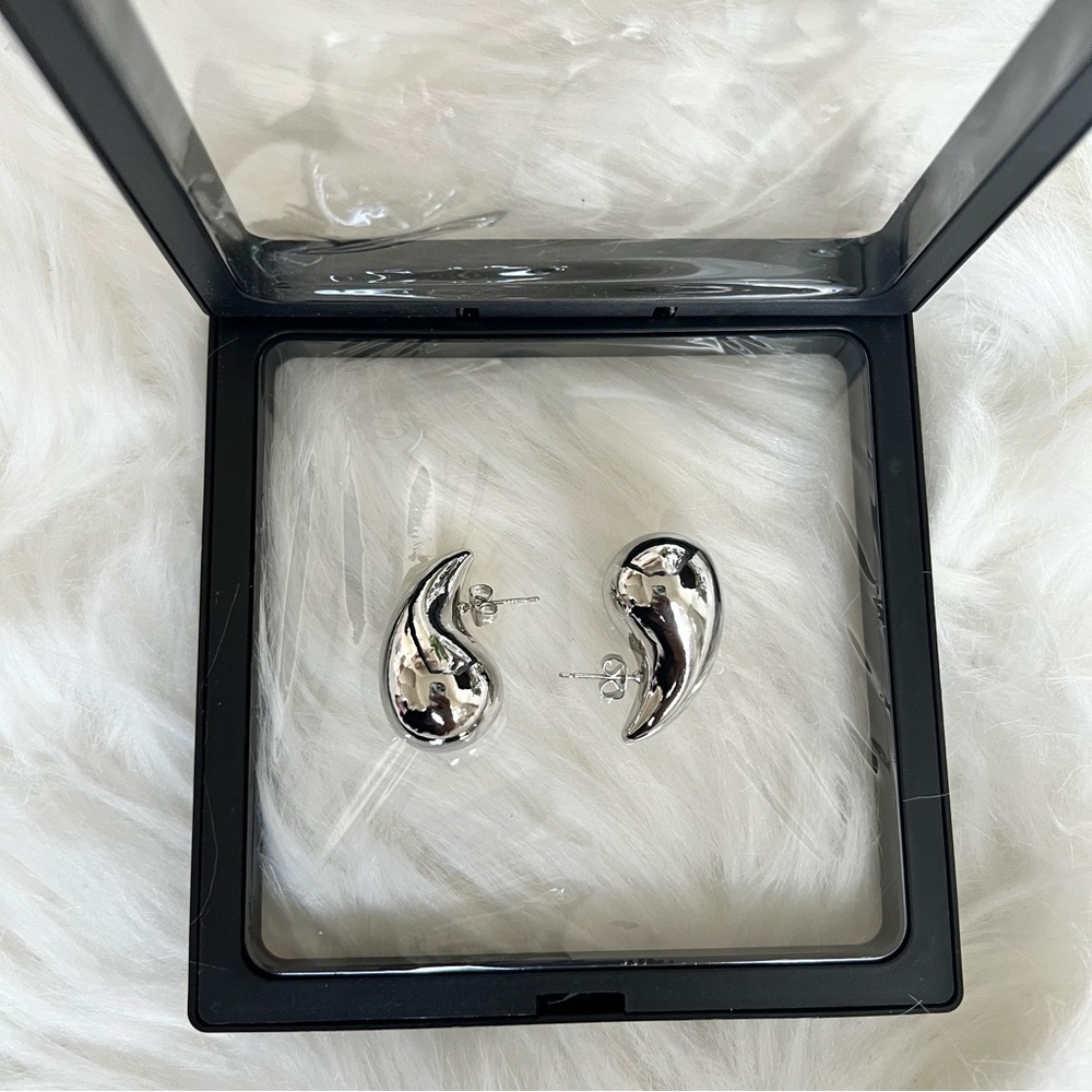 Heavy Quality Drop Earrings NWB😍